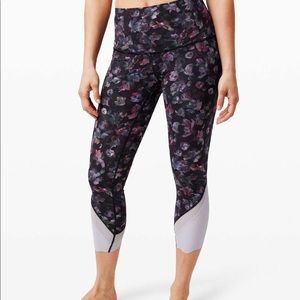 wunder under scalloped legging!